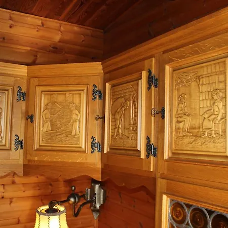 Biberchalet Und Biberbau *